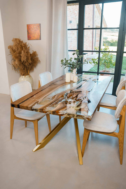 Epoxidharz Tisch Alma aus Nussbaum mit klarem Harz mit Weiß und Gold