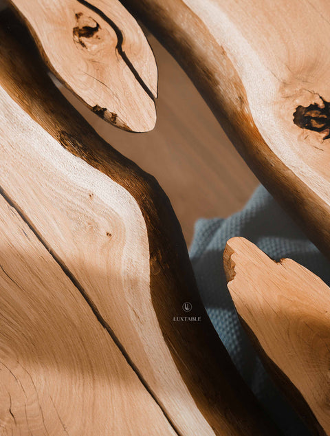 Couchtisch Senna aus Eiche massiv mit rauchigem Epoxidharz mit Ablage