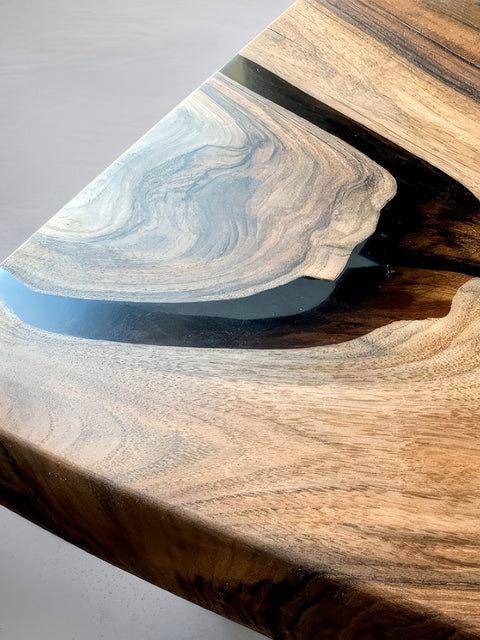 Epoxy table in solid walnut with two smoky matte resin rivers Sereno